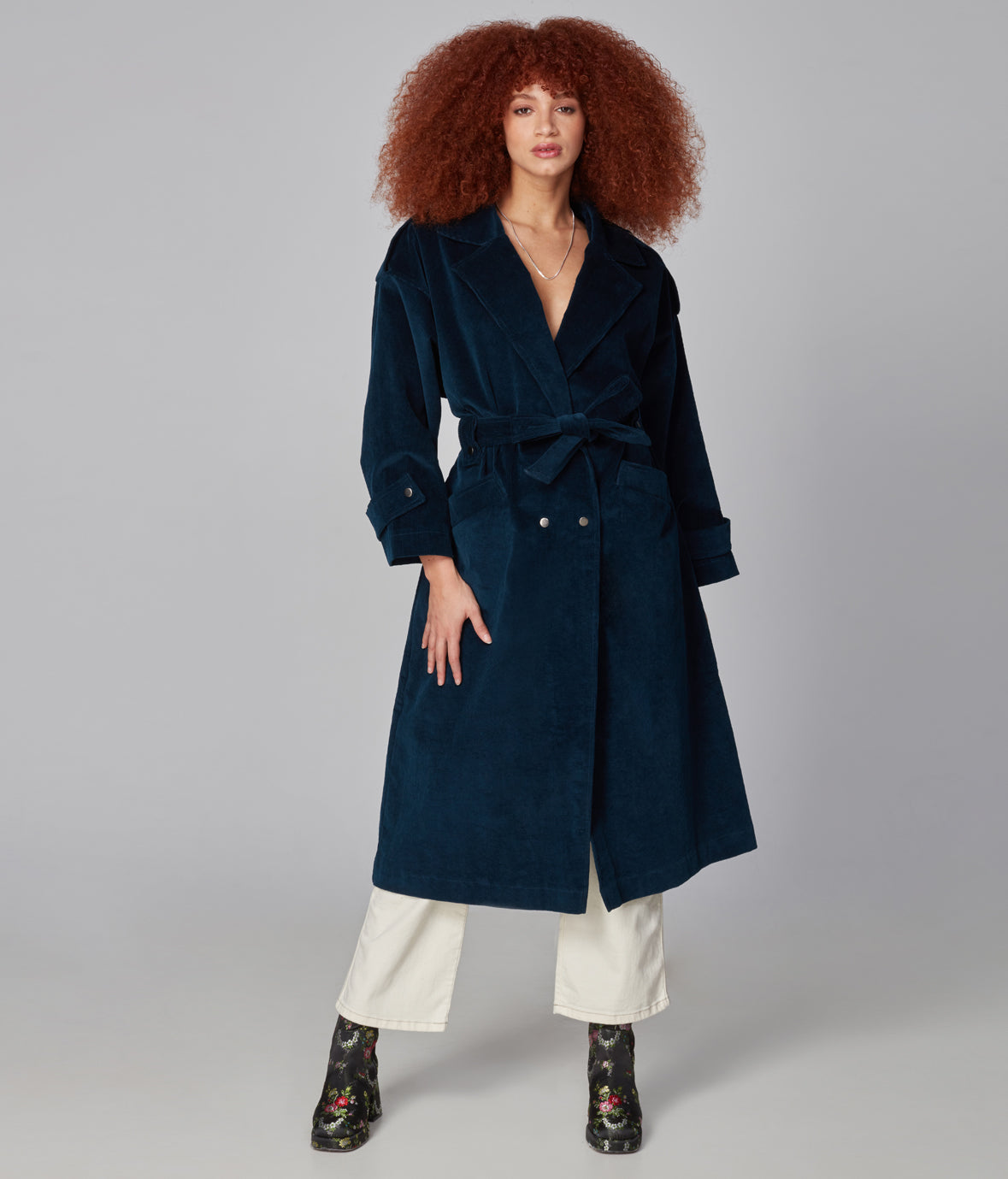 

Вельветовый тренч AVERY-EB Lola Jeans, цвет ensign blue