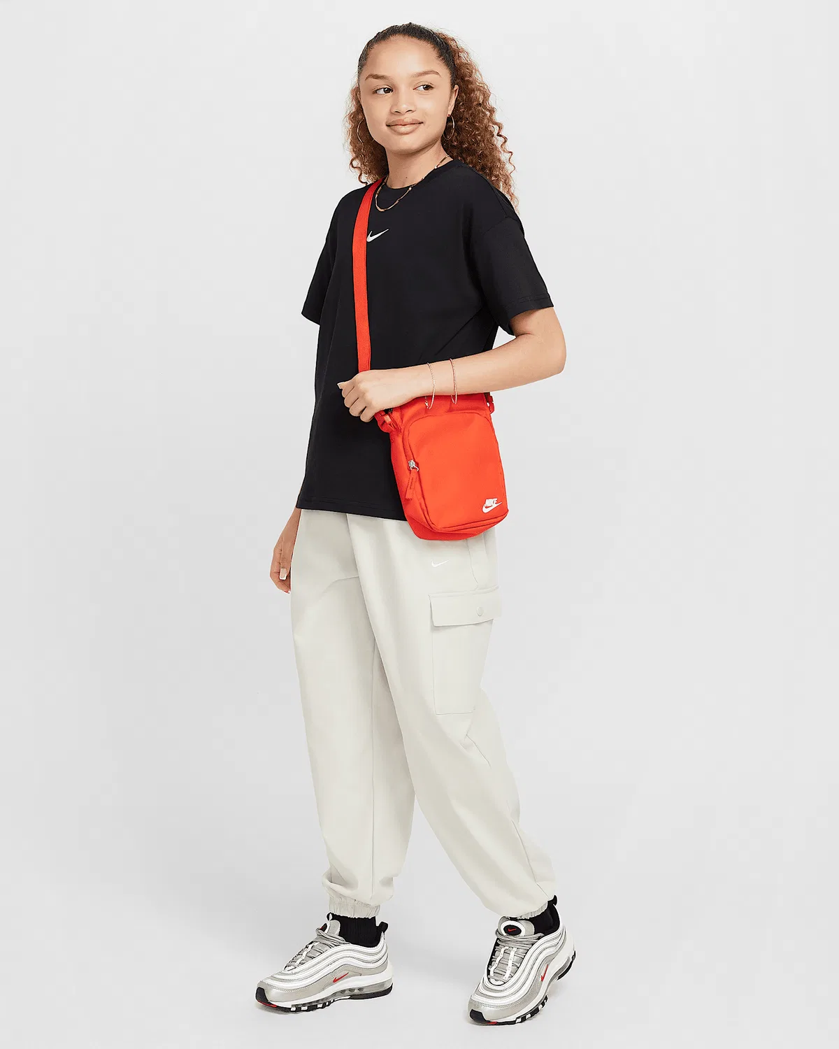 Детская футболка Nike Sportswear Essential, Black — фото 4