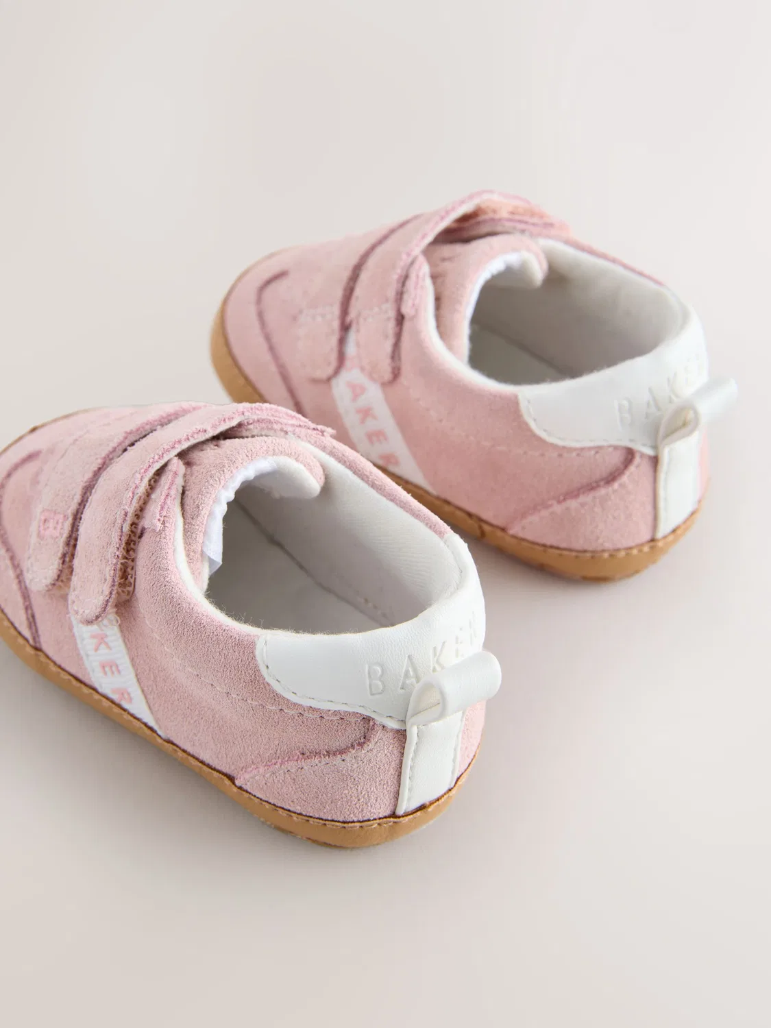 Кроссовки на мягкой подошве Baker by Ted Baker Baby Gum Sole Trainers Padders, розовый — фото 4
