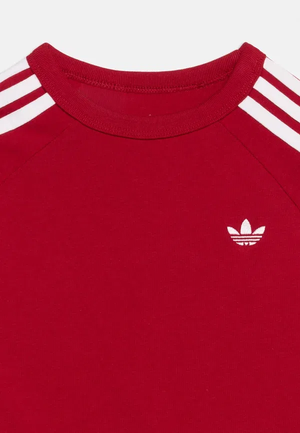 Футболка унисекс - базовая футболка Adidas Originals, красный — фото 3