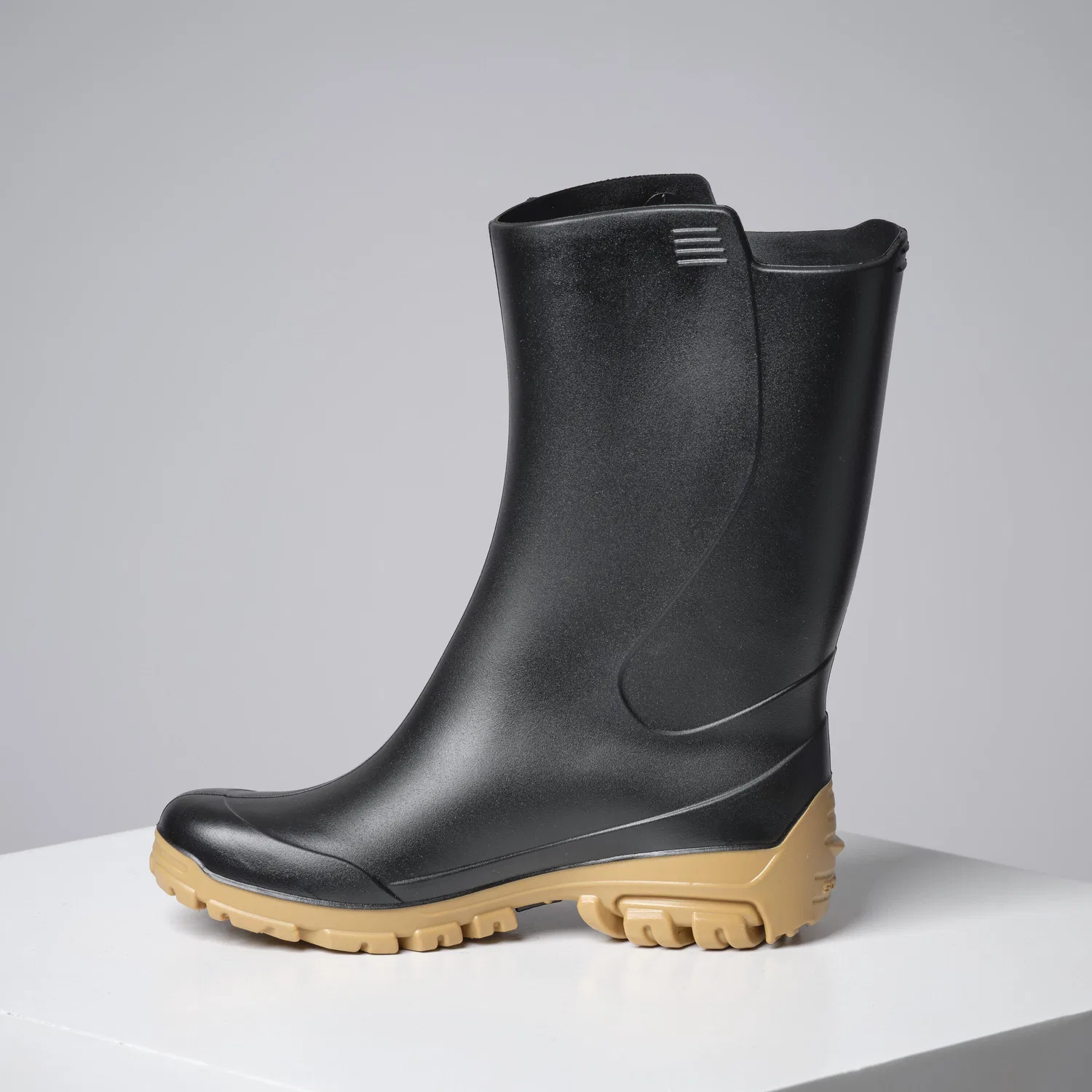Детские резиновые сапоги Gummistiefel 100 Solognac, Rauchschwarz Ockerbeige — фото 3