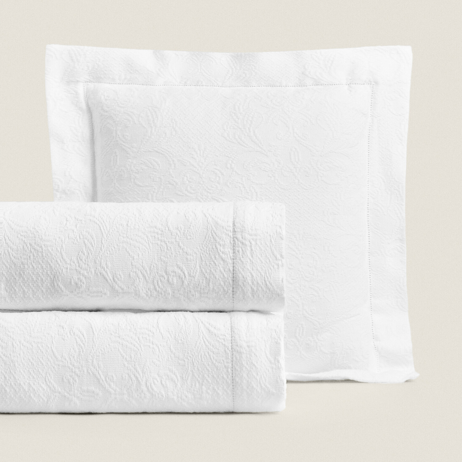 

Жаккардовое покрывало Zara Home, белый