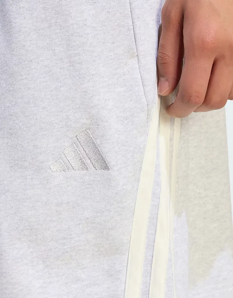 Шорты Kit 3-Stripes Adidas Performance, Light Grey Heather Off White — фото 4