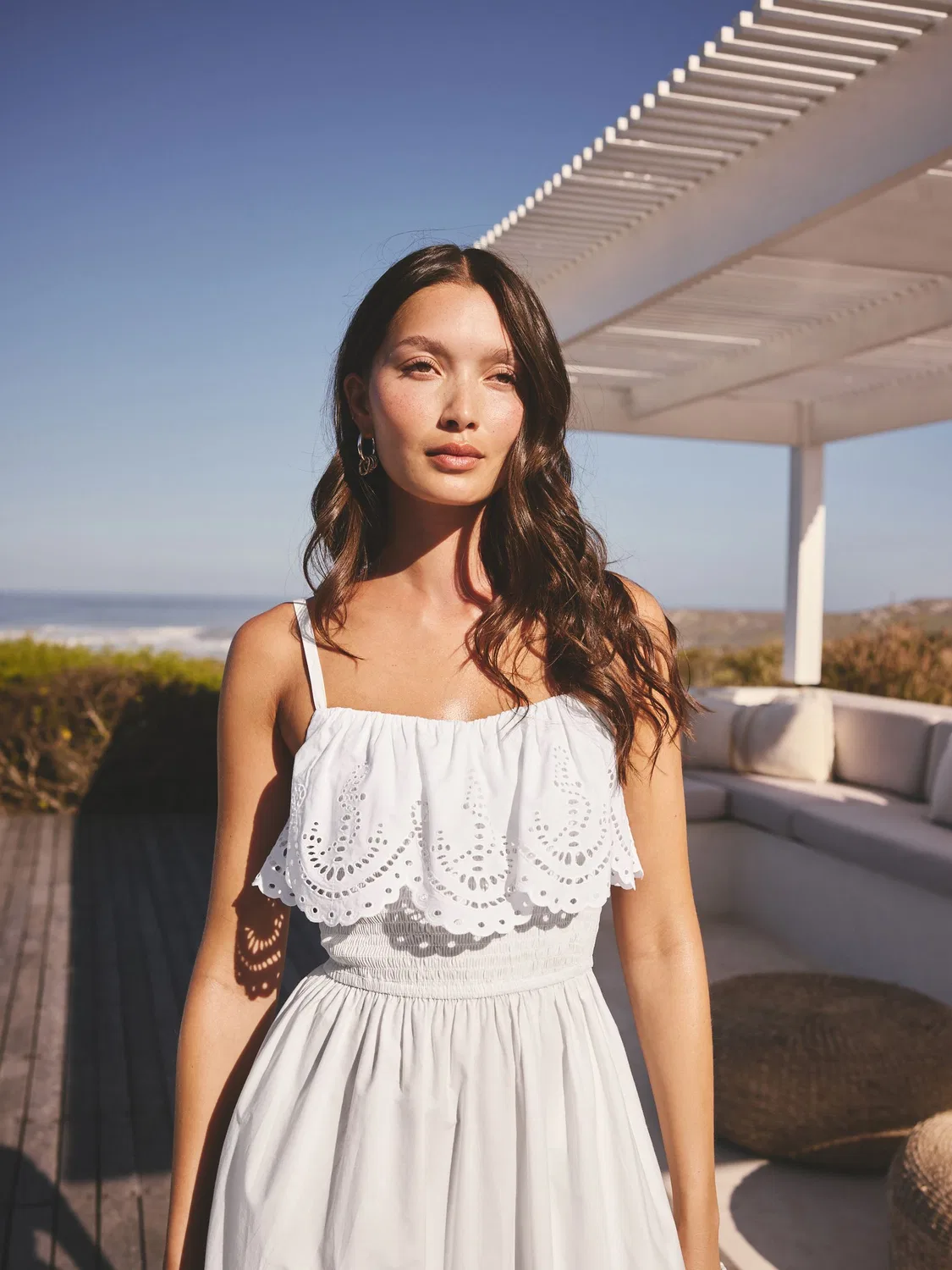 Платье макси без рукавов с вырезами, White Sleeveless Foldover Maxi Dress with Cutwork Next, белый — фото 4