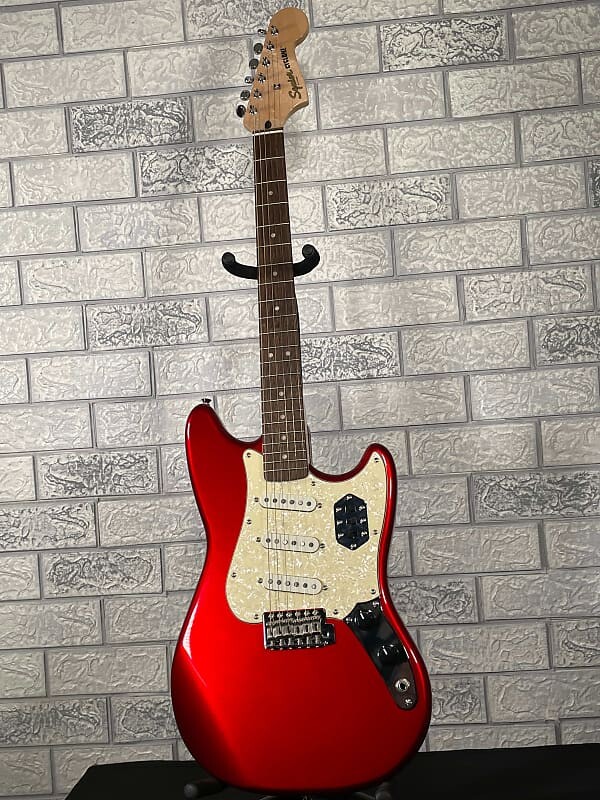 

Squier Paranormal Cyclone Candy Apple Red, Серый, Squier Paranormal Cyclone Candy Apple Red