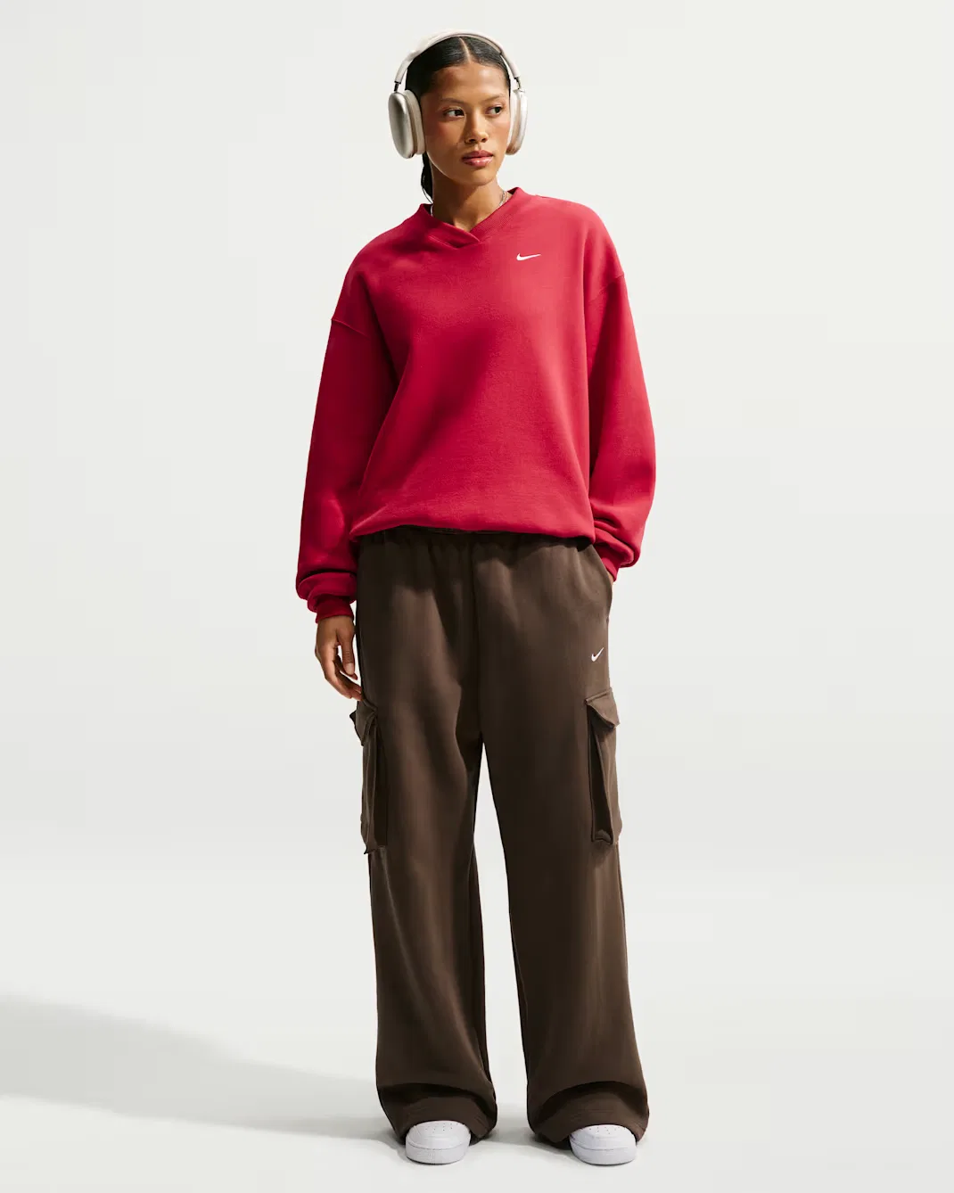 Женские брюки-карго свободного кроя с высокой посадкой Nike Studio Fleece Medium Weight, Dark Hazel/Sail