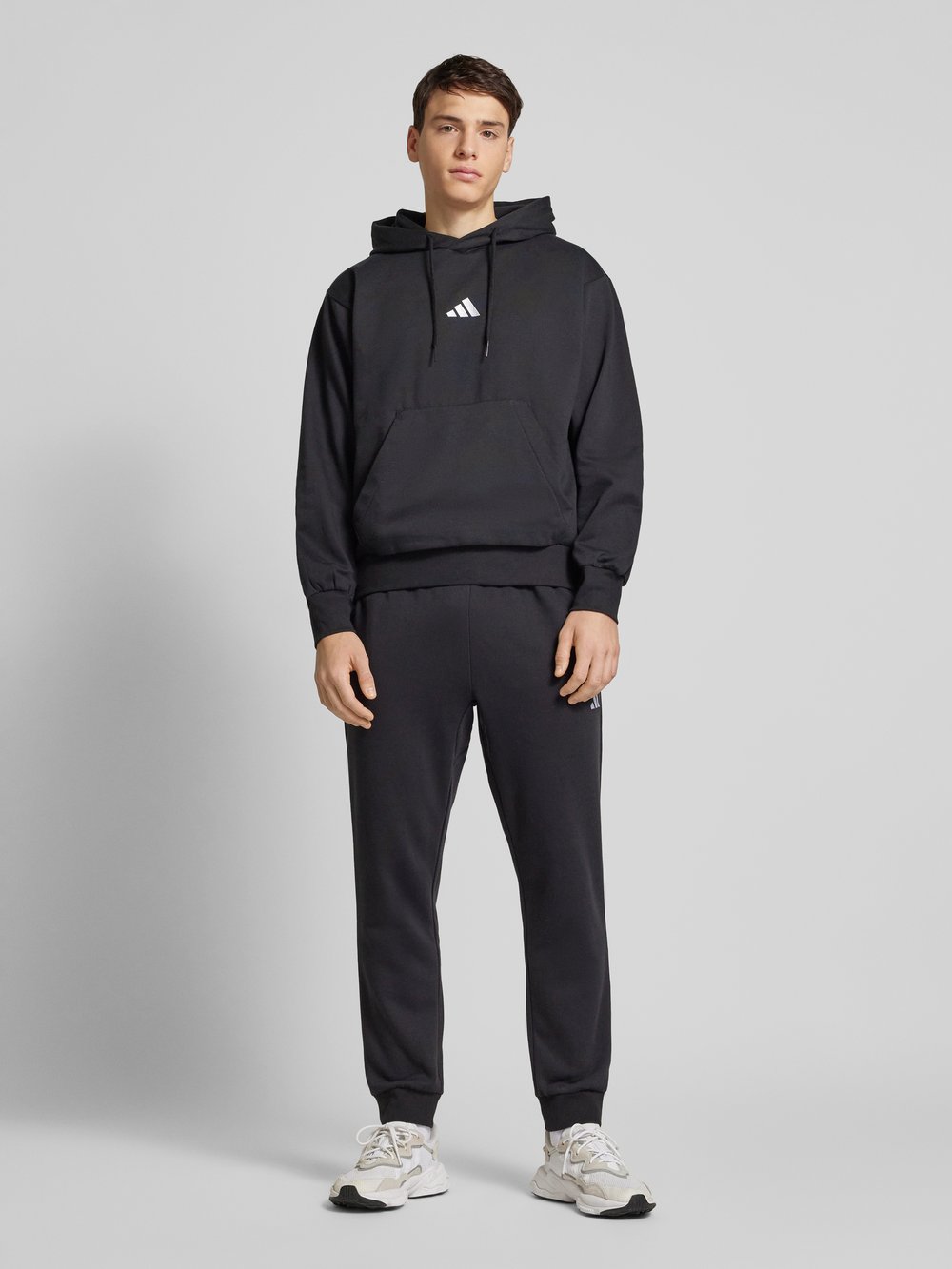 

Толстовка с капюшоном и вышитым логотипом, модель «FEELCOZY» ADIDAS SPORTSWEAR, черный