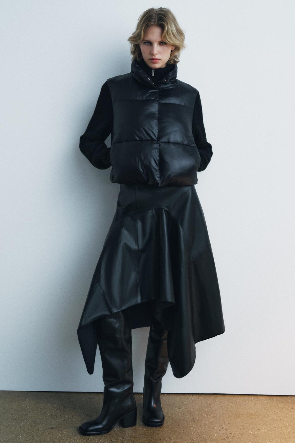 

Комбинированная стеганая куртка коллекция zw ZARA, черный