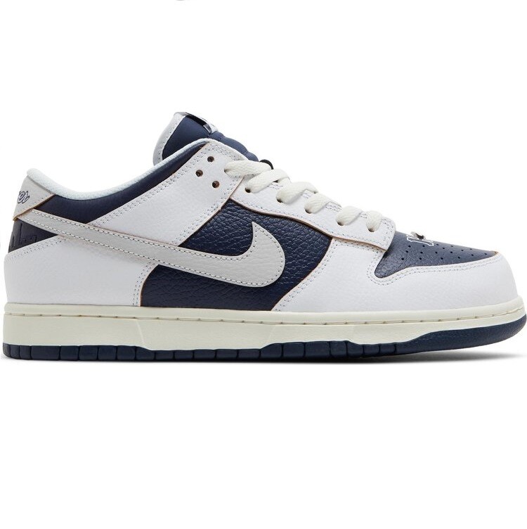

Кроссовки Nike HUF x Dunk Low SB, синий (Размер 39 RU)