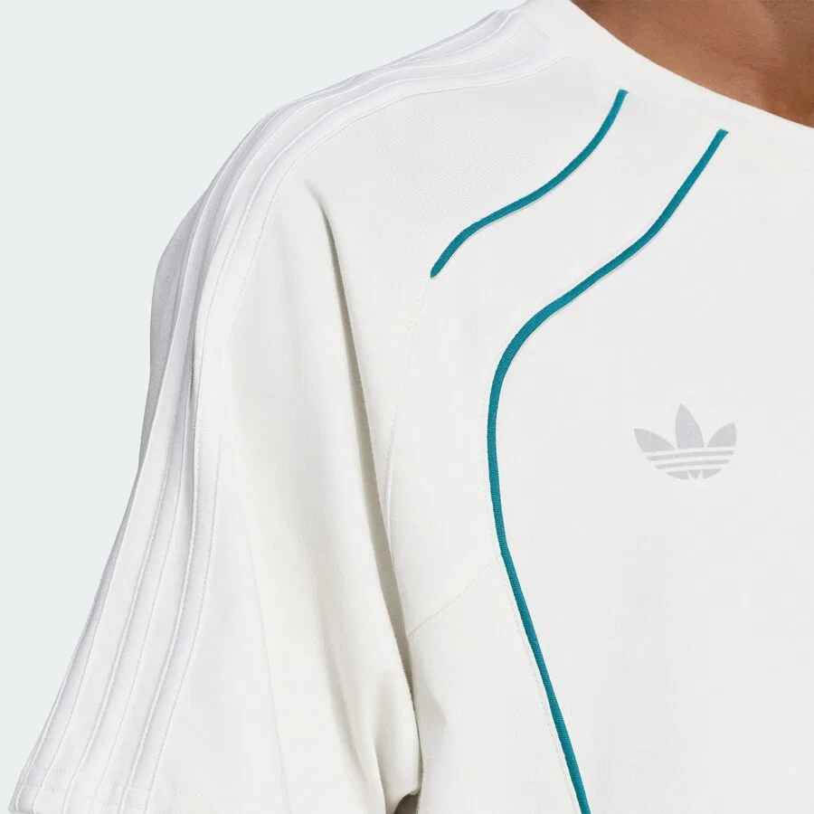 Футболка ADIDAS ORIGINALS 'LFC' светло-серого цвета — фото 4