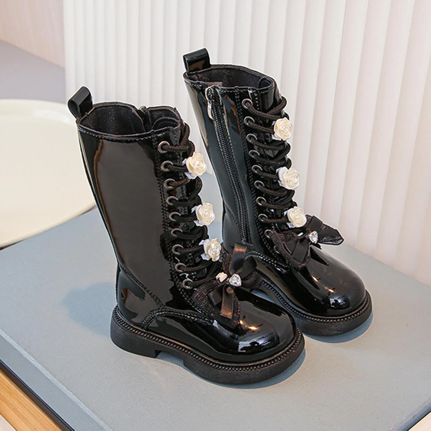 Детские сапоги для девочек с цветком и бантом, модель Round Toe Boots Kids Knee High Shine Flower Bow Lace Up Booties Shoes, Black — фото 3