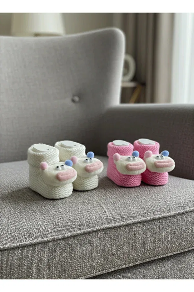 Детские пинетки для девочек вязаные Care Hiciw, Pink & White