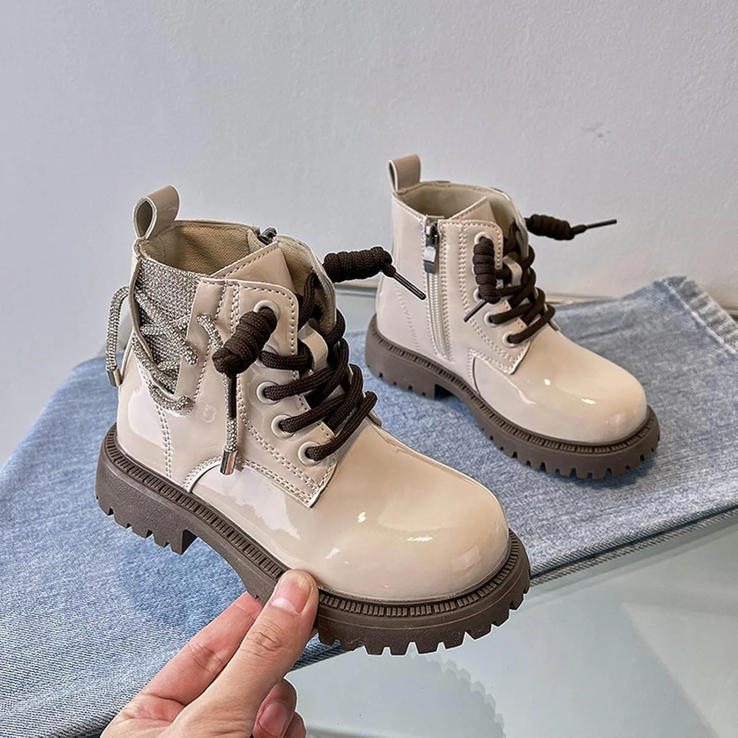 Детские зимние ботинки на шнуровке с мехом для девочек, Beige — фото 2