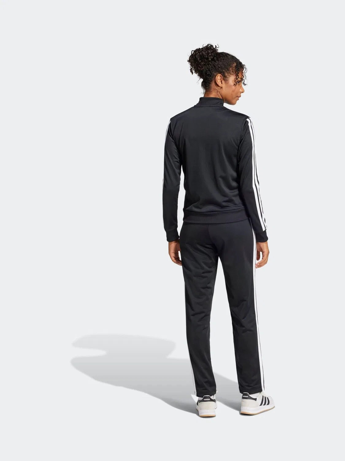 Спортивный костюм adidas Black Essentials 3-Stripes, черный — фото 2