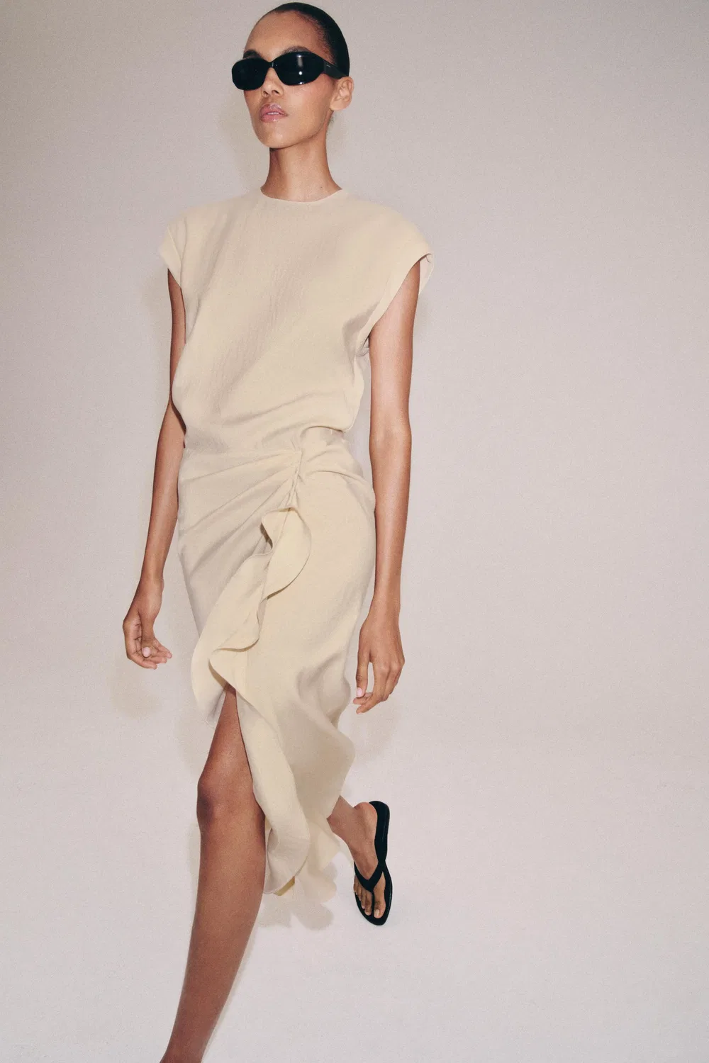 Платье миди из коллекции ZW с оборками ZARA, Mid-Ecru