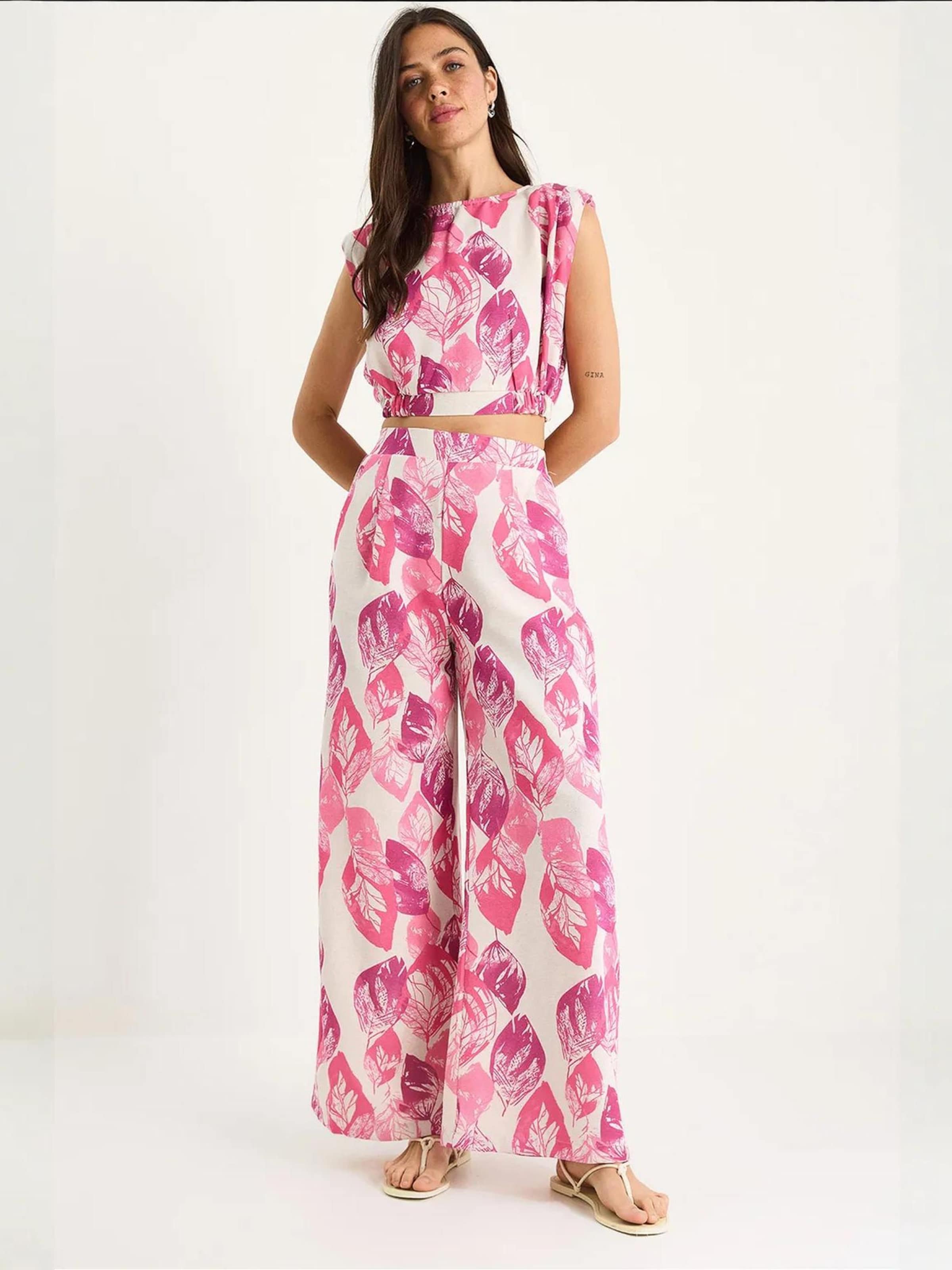 

Bianco Lucci Костюм-двойка в цветах Pink, Dark Pink, White