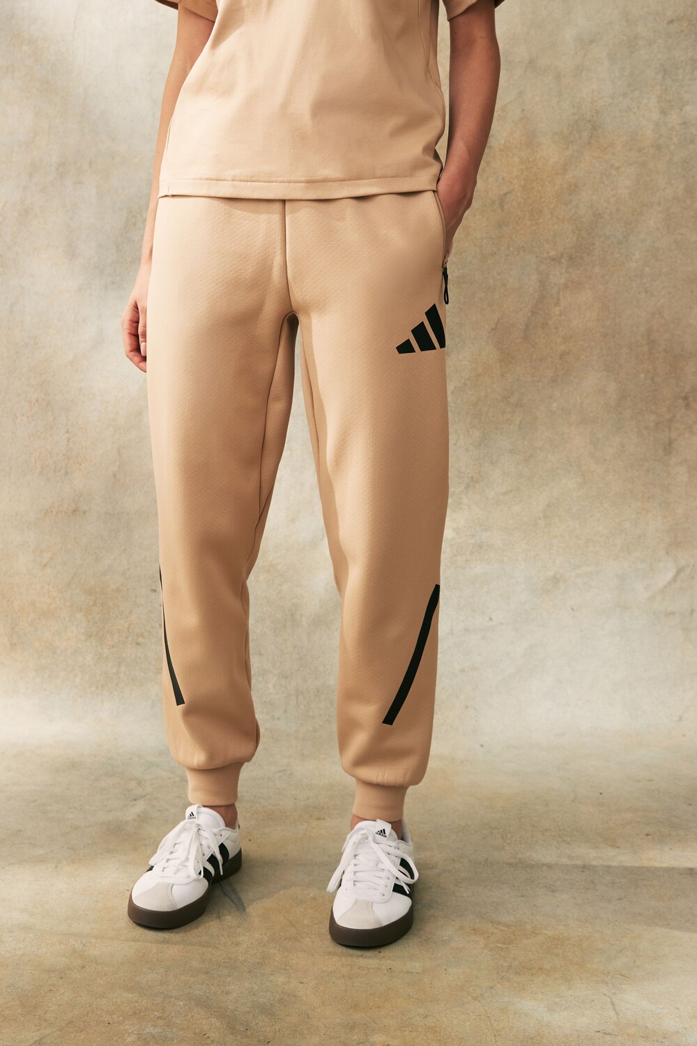 

Бегуны ZNE Adidas, коричневый