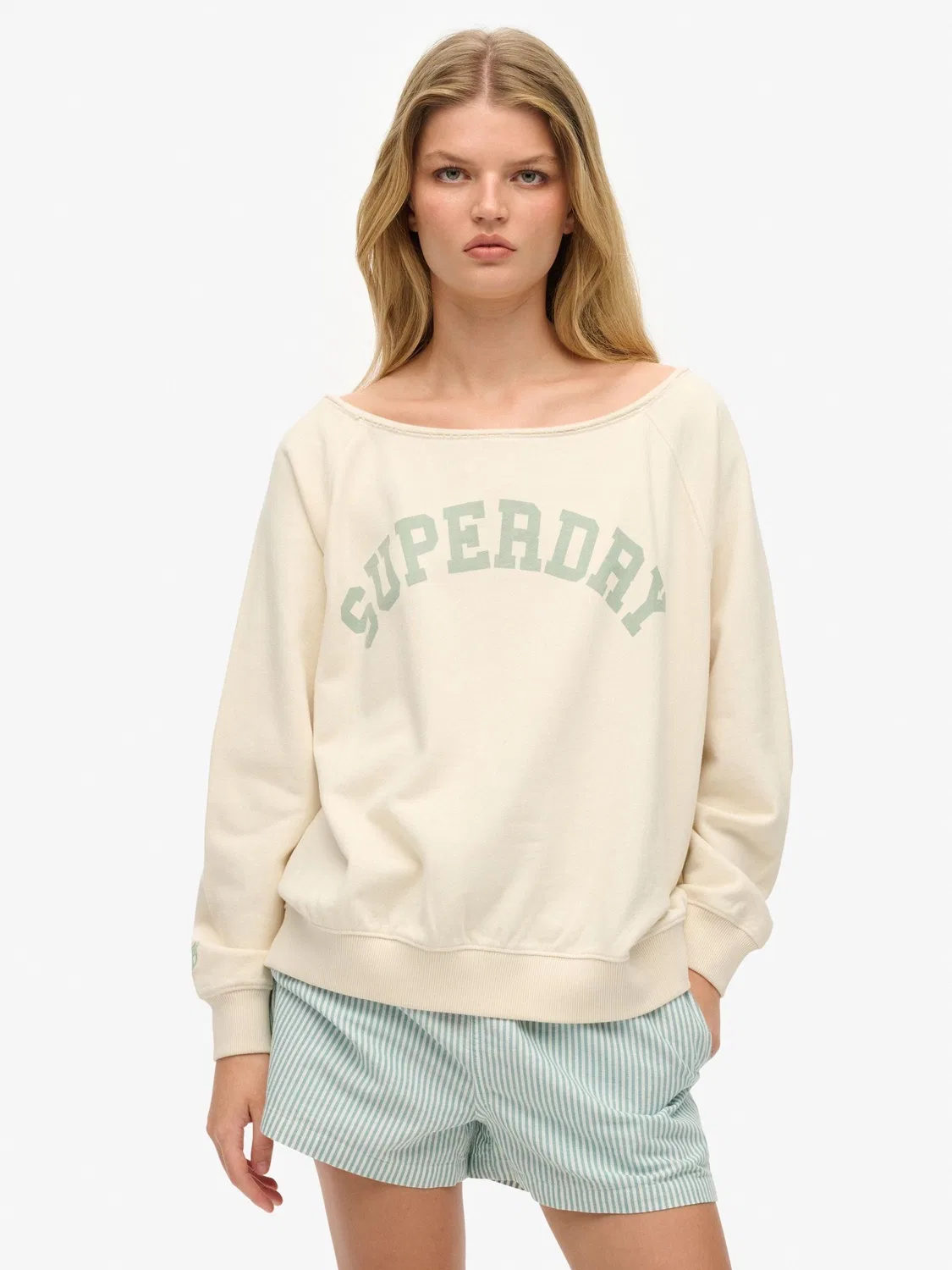 Свитшот оверсайз с декольте лодочка Athletic Essentials Bardot Crew Superdry, белый