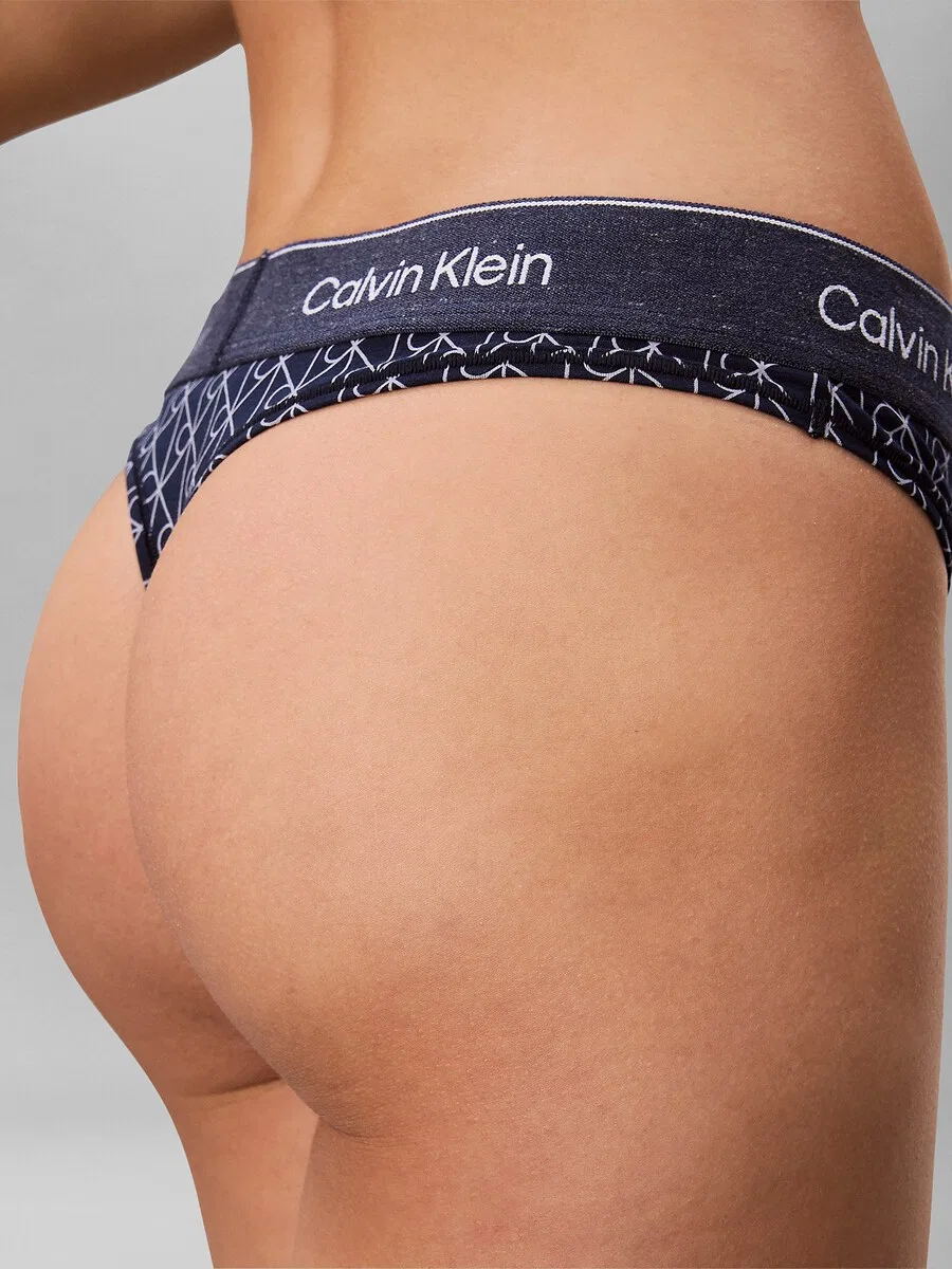 Трусики-стринги Calvin Klein темно-синего цвета — фото 4