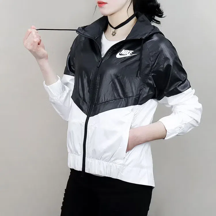 Куртка ветровка с принтом WindRunner Nike, черный — фото 4