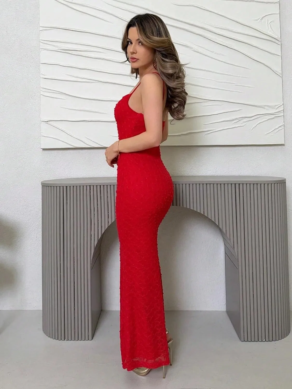 Женское миди-платье с открытыми плечами на бретелях, Red — фото 4