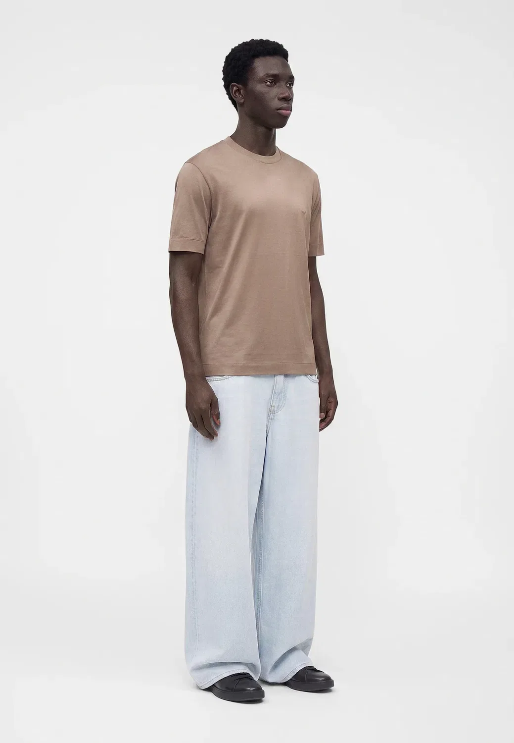 Простая футболка Emporio Armani, Driftwood — фото 4