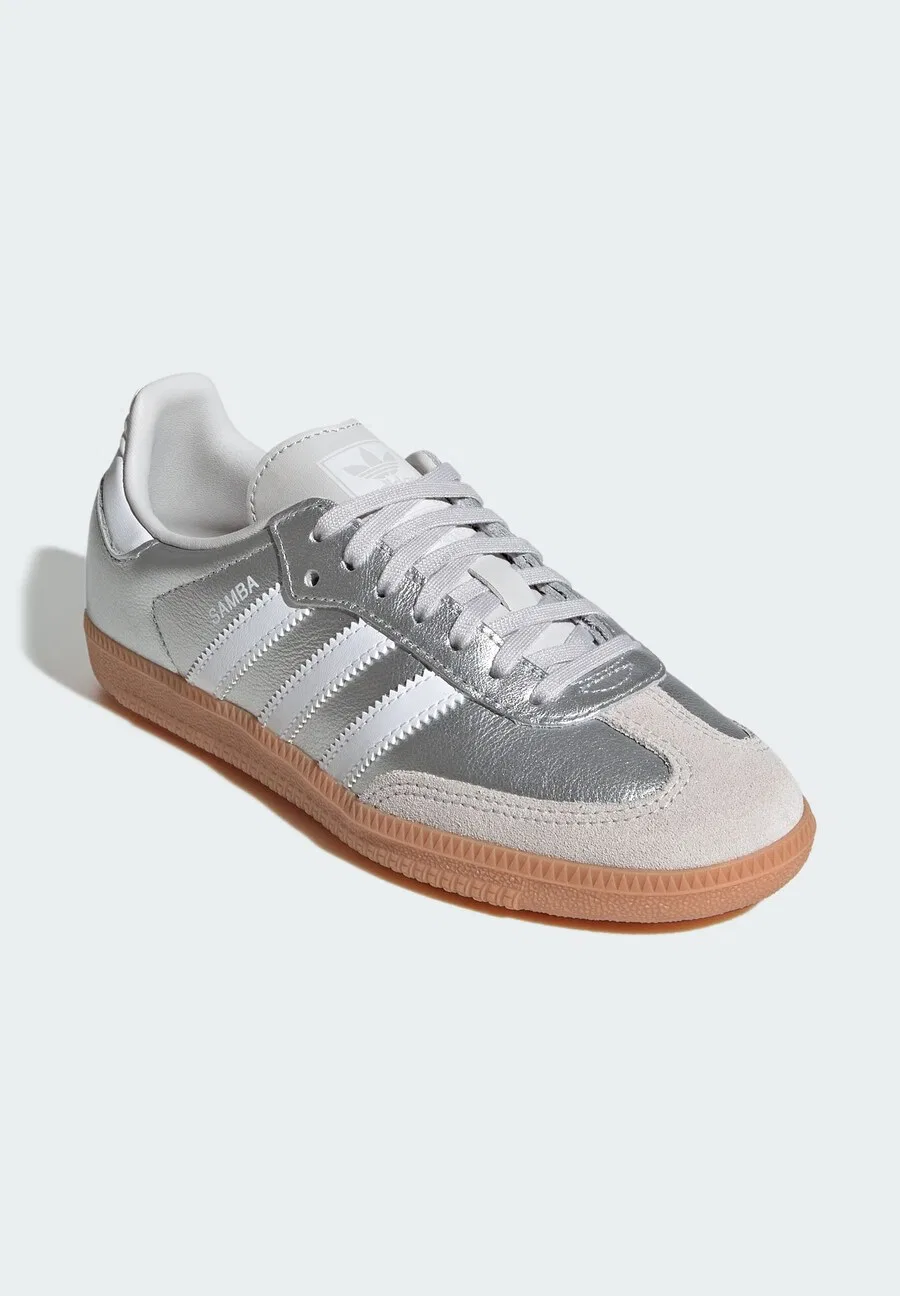 Кроссовки ADIDAS ORIGINALS 'Samba' серебристого цвета — фото 4