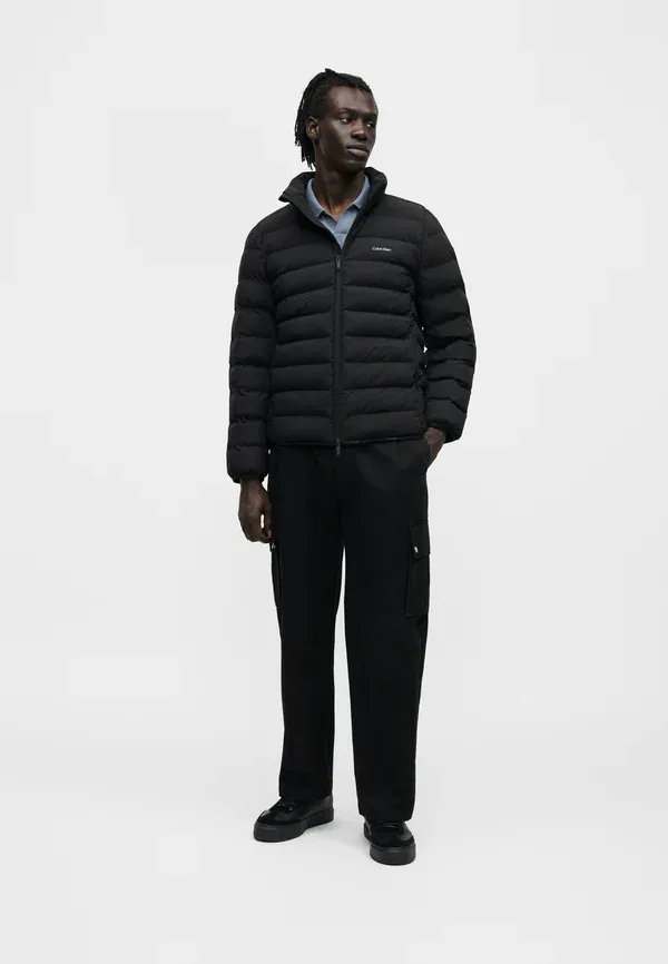 Классический пуховик - легкая куртка Calvin Klein, черный — фото 2