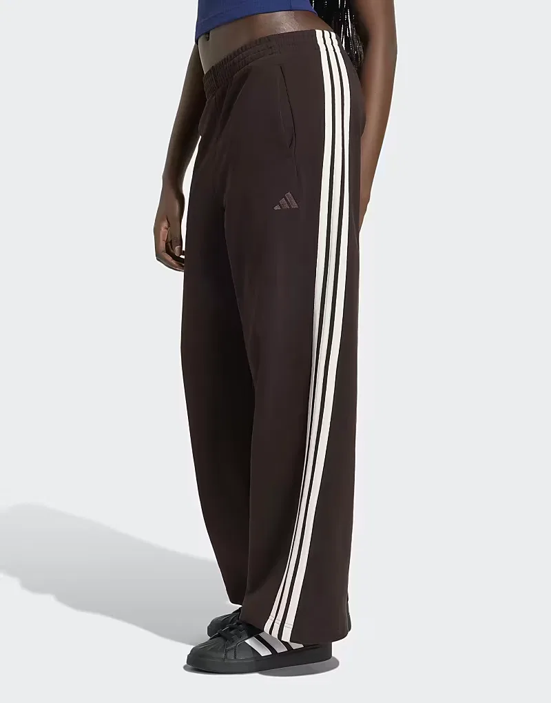Спортивная одежда Adidas: комплект Adidas с тремя полосками, широкие брюки, аврора кофе/слоновая кость