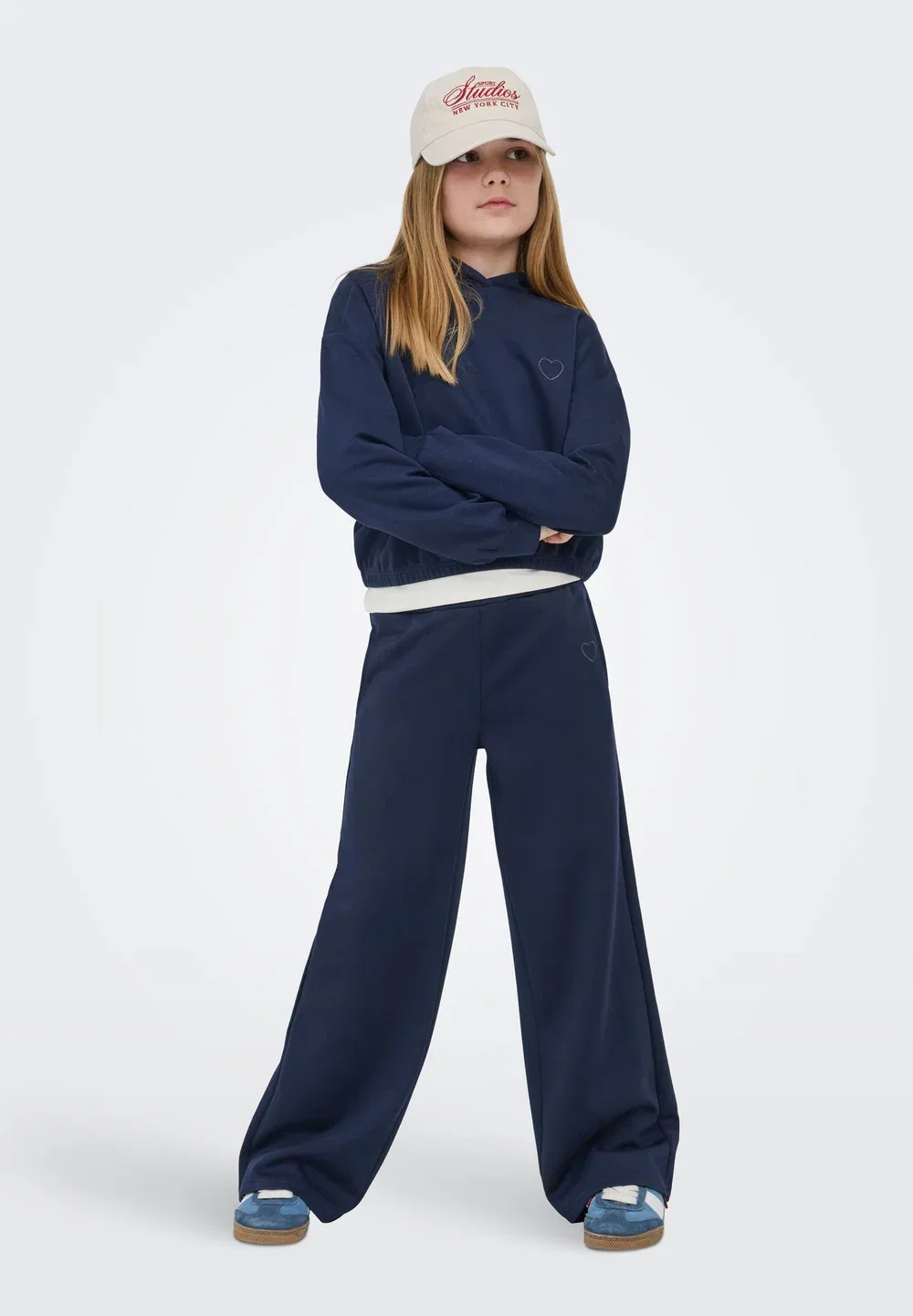 Hose mit weitem beinschnitt kogada-nella weiter beinschnitt шланг mit weitem beinschnitt - спортивные штаны Only Girls, Navy Blazer — фото 2
