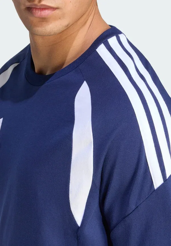 Футболка лиги Tiro26 - футбольная майка Adidas Performance, белый/темно-синий — фото 4