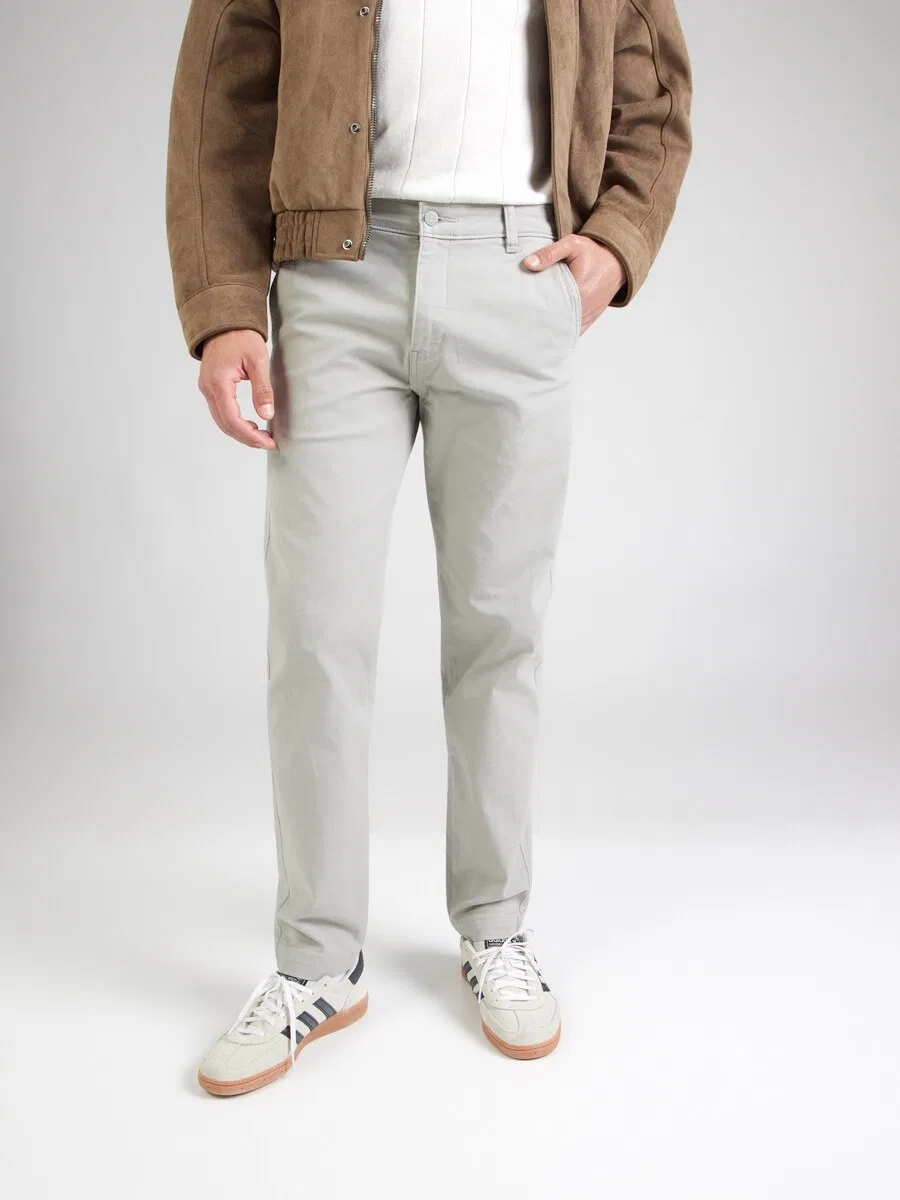 Брюки-чиносы LEVI'S зауженного кроя 'XX Chino Standard' светло-серого цвета — фото 3