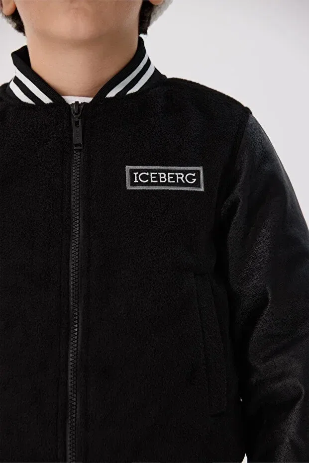 Черная куртка для мальчика из магазина Bg Iceberg — фото 3