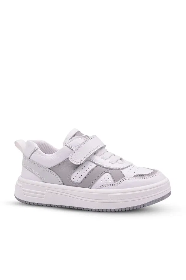 Детские кеды для мальчиков с коротким каблуком Wang Kids A More, White