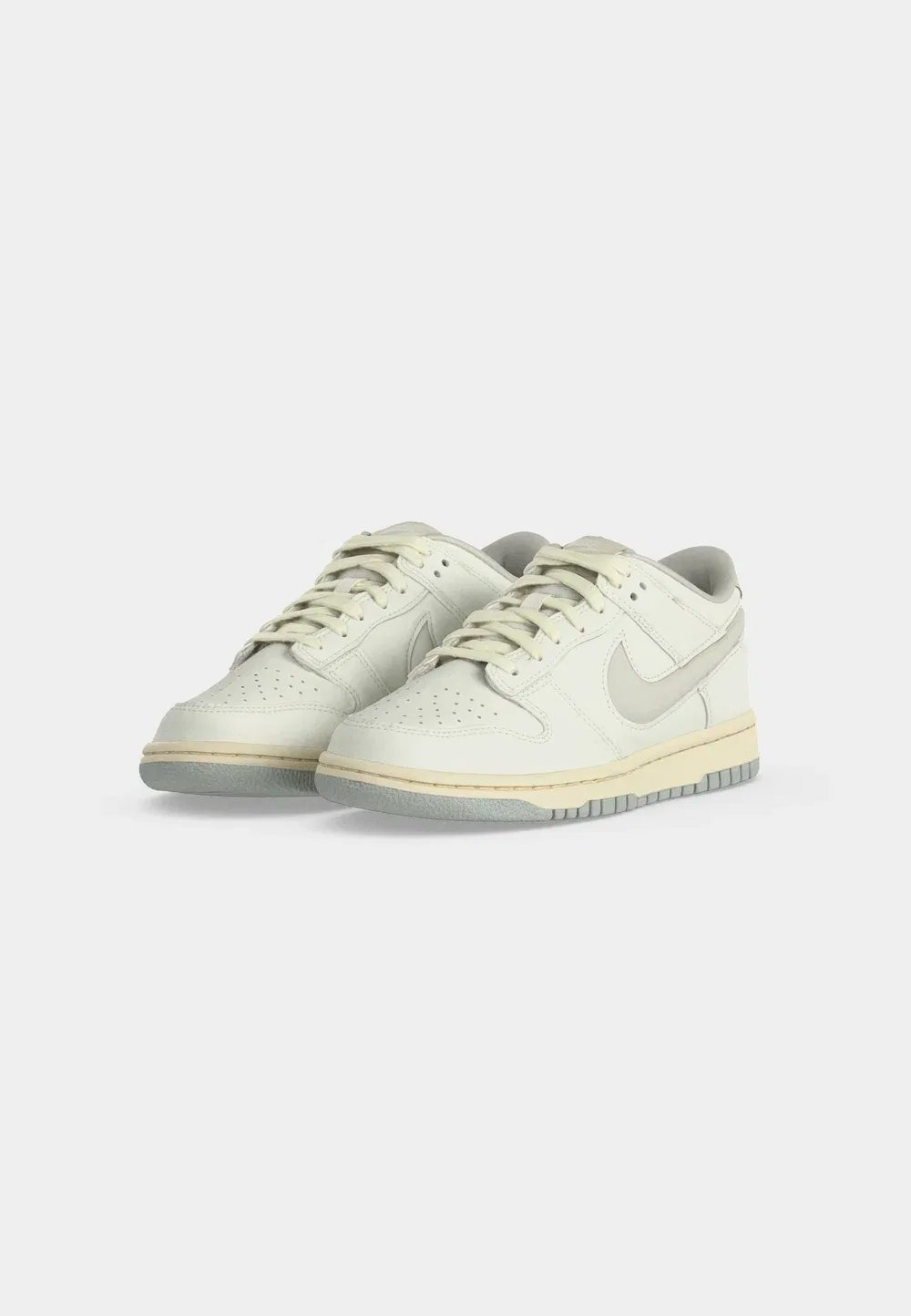 Кроссовки Dunk lv8 унисекс Nike Sportswear, Sail/Light Bone/Coconut Milk/Light Silver-Coloured — фото 3