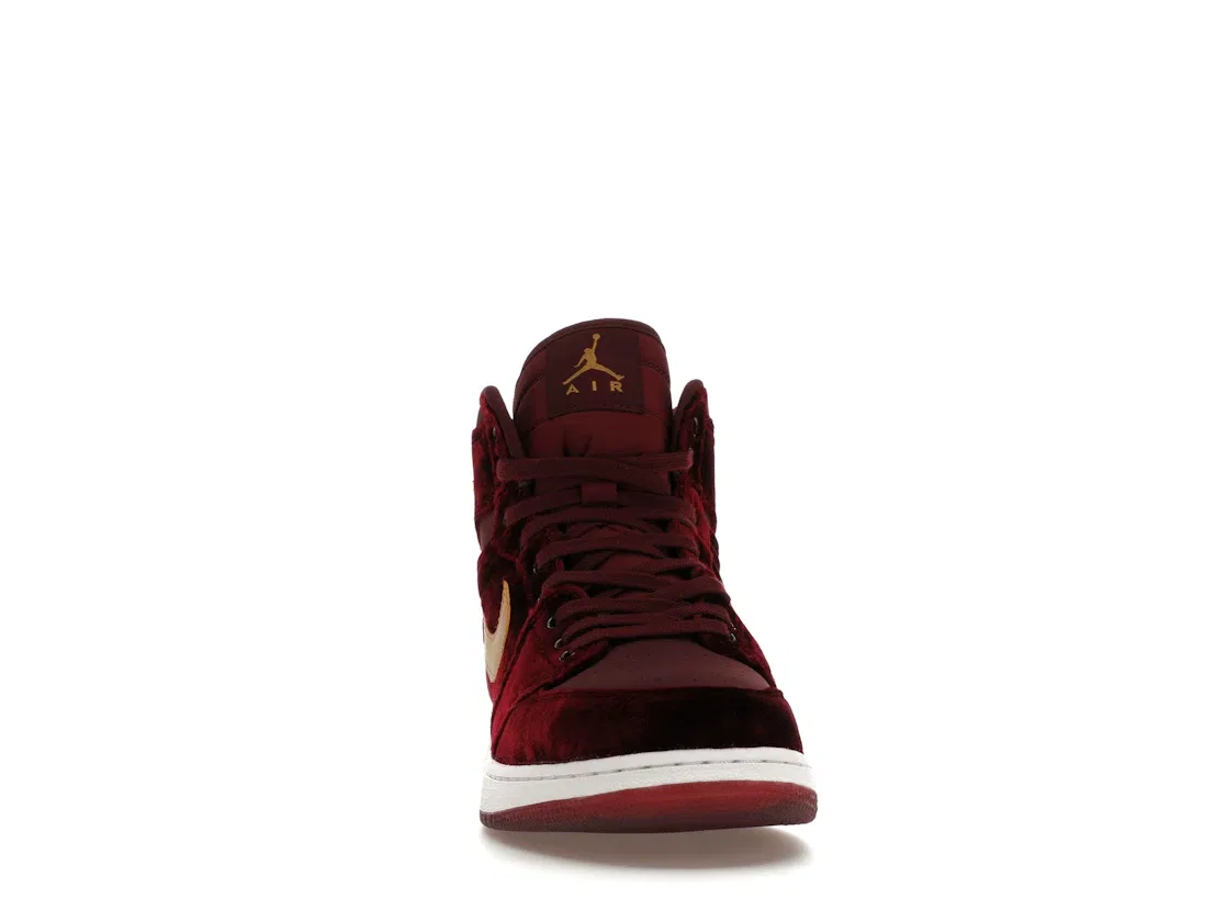 Детские кроссовки для мальчиков с велюровым верхом Jordan 1 Retro, Night Maroon/Metallic Gold-White — фото 2
