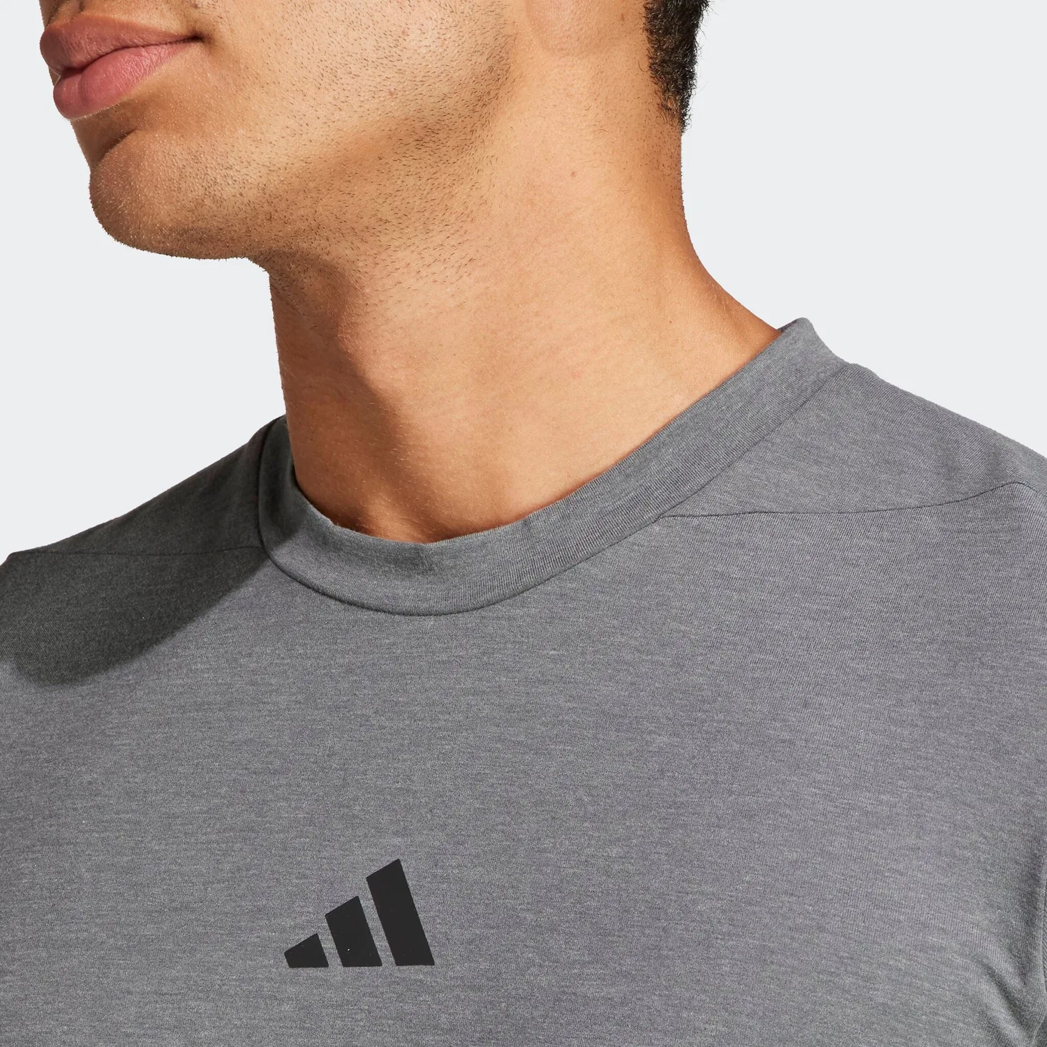 Мужская футболка с круглым вырезом AEROREADY Adidas Performance, Dgh Solid Grey — фото 4