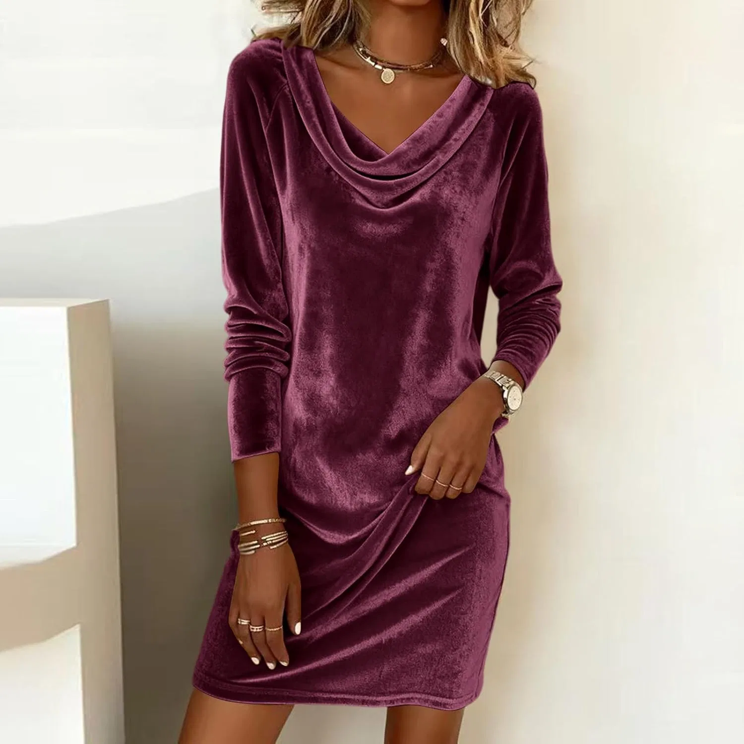 Женское коктейльное платье с велюра с V-образным вырезом, Purple — фото 2