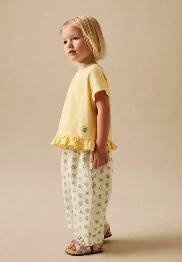 Брючный костюм с цветочным принтом, Regular fit - wide leg trousers set, Next, Yellow flower, желтый