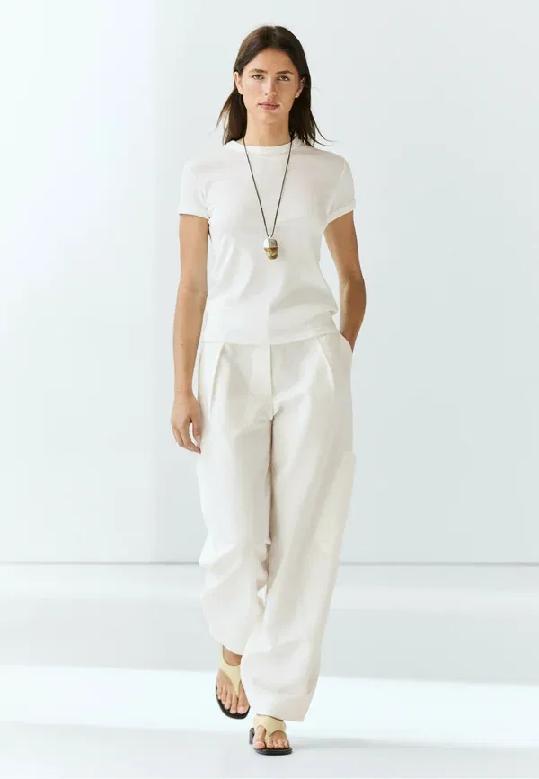 Футболка из хлопка Basic t-shirt, Massimo Dutti, белый деним — фото 2