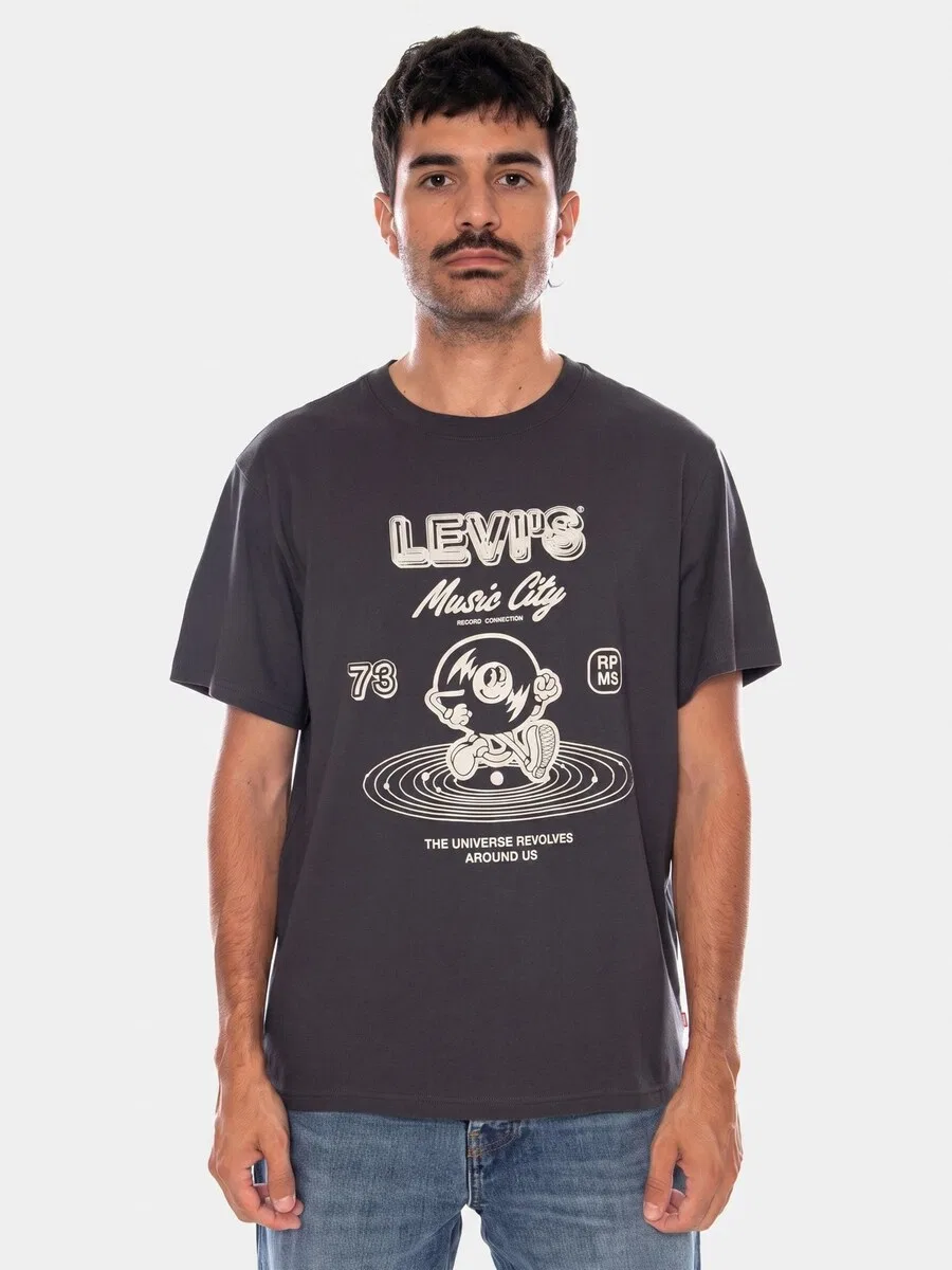Футболка LEVI'S SS RELAXED FIT TEE ROLL MODELS WHITE PLU черного цвета — фото 2