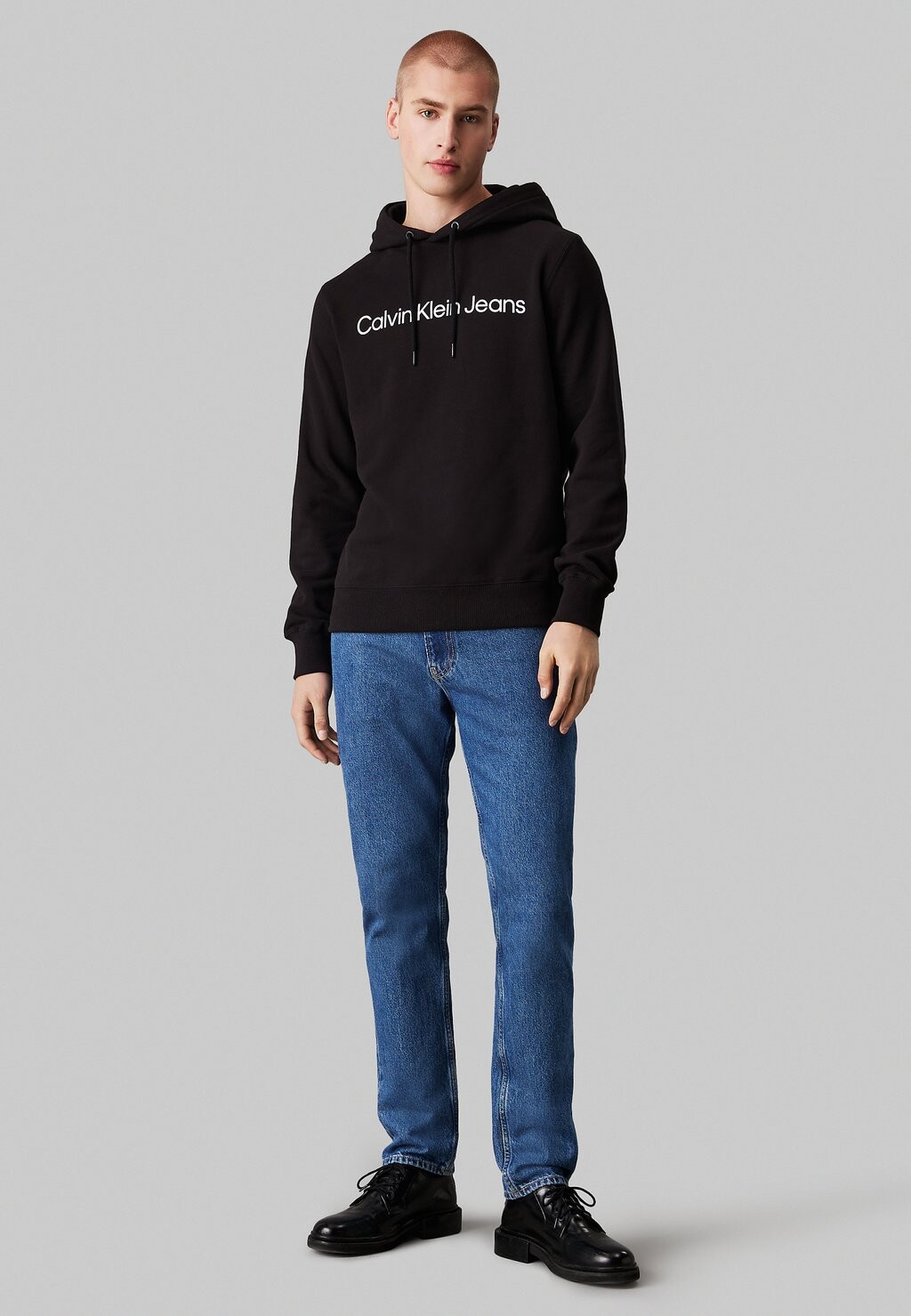 

Толстовка с капюшоном LOGO Calvin Klein Jeans, черный