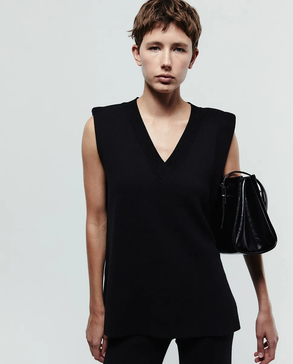 

Жилет с V-образным вырезом Sfera, черный