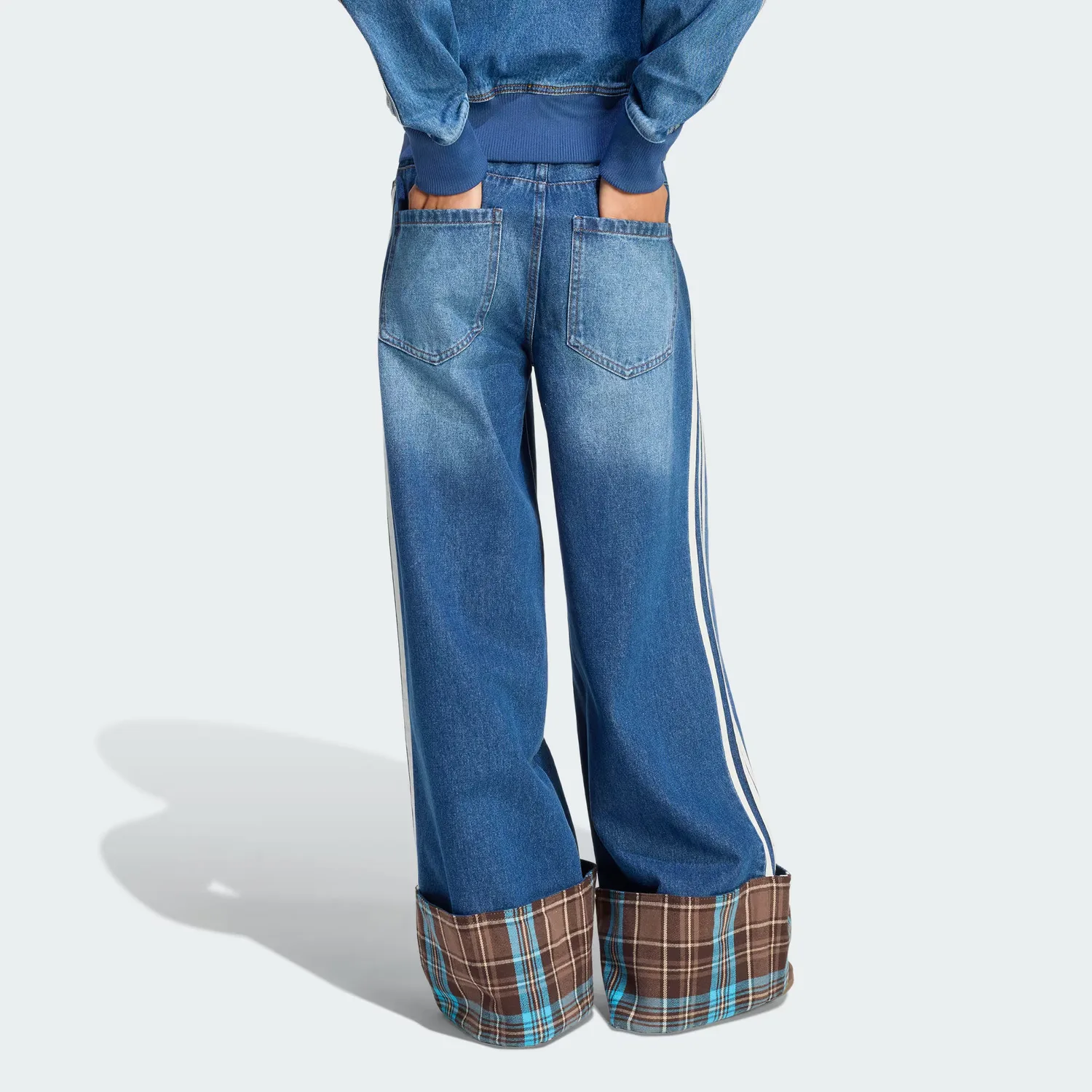 Джинсы с боковой полосой и клетчатыми манжетами Adidas Originals, Denim Indigo/Coffee/Brown — фото 4