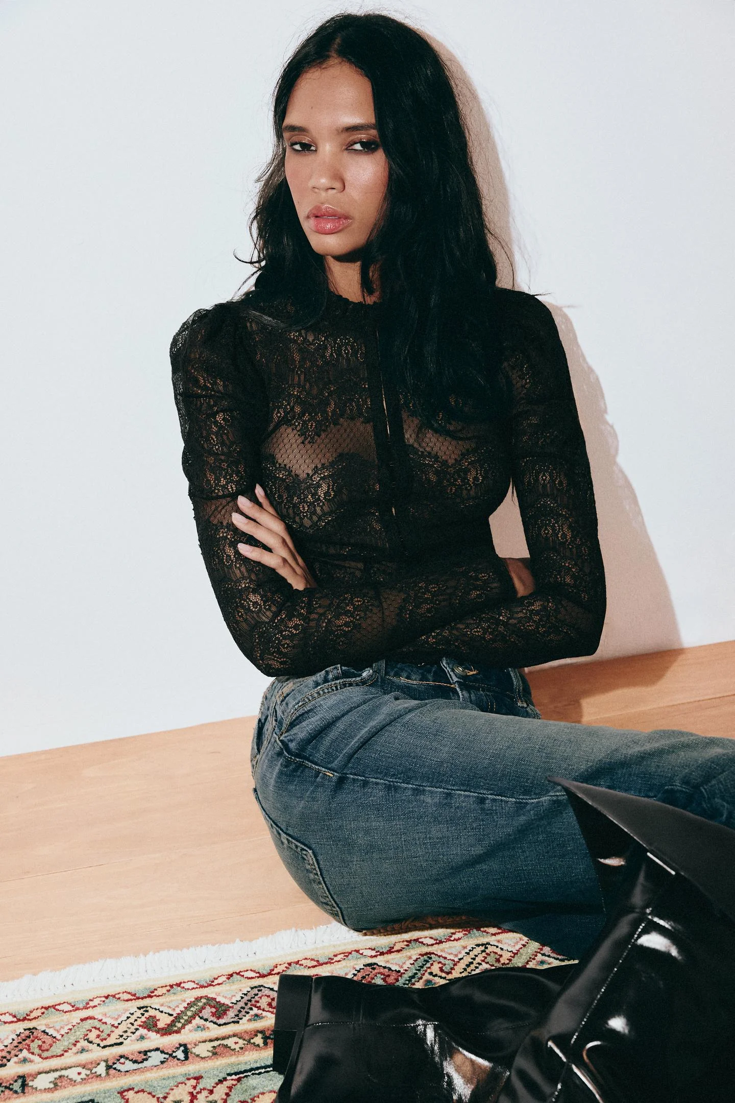 Топ Zara Chaqueta Corsetera Encaje, черный — фото 2