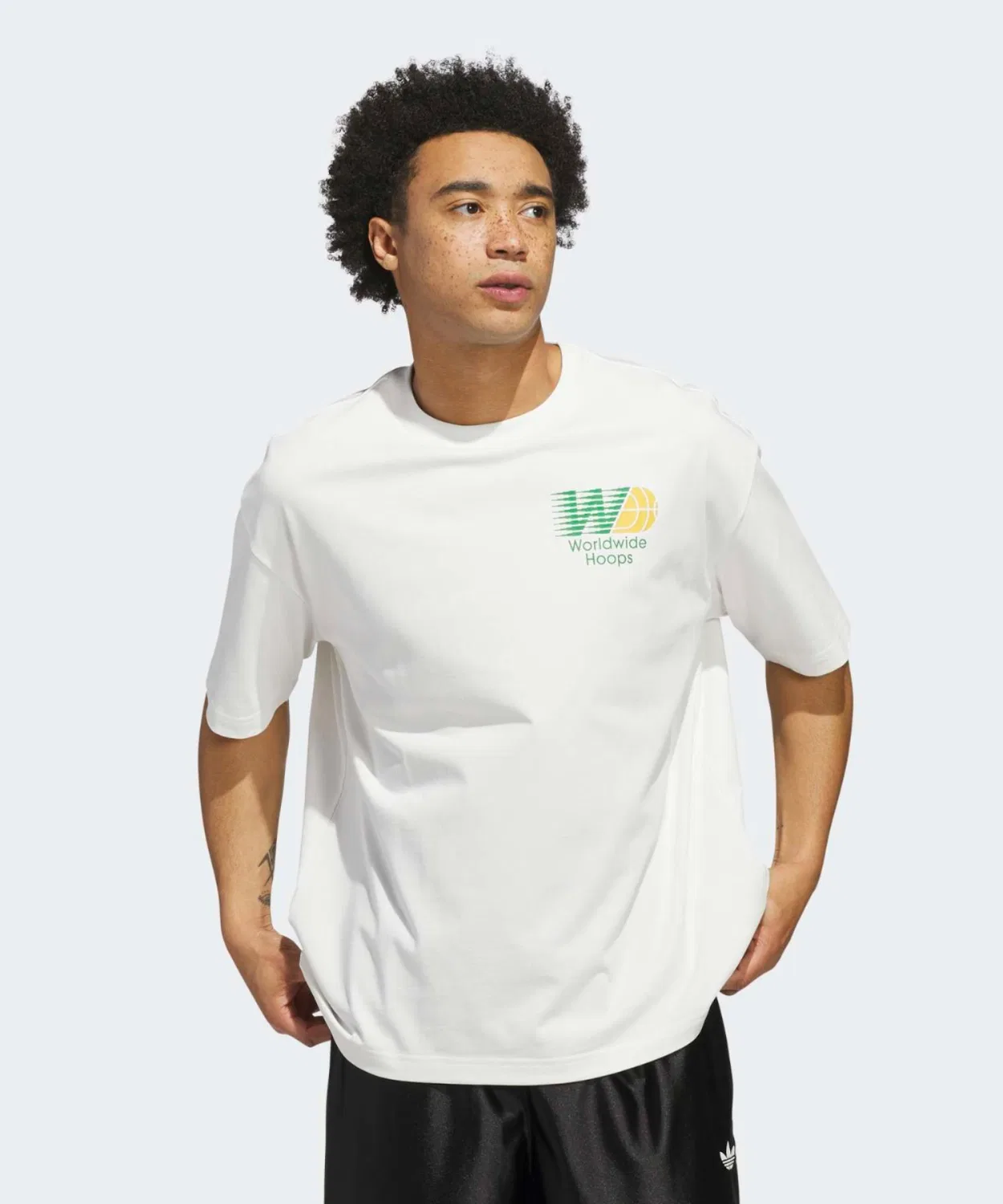 Мужская футболка с принтом Worldwide Hoops Spotlight GFX Adidas Originals, Белая — фото 3