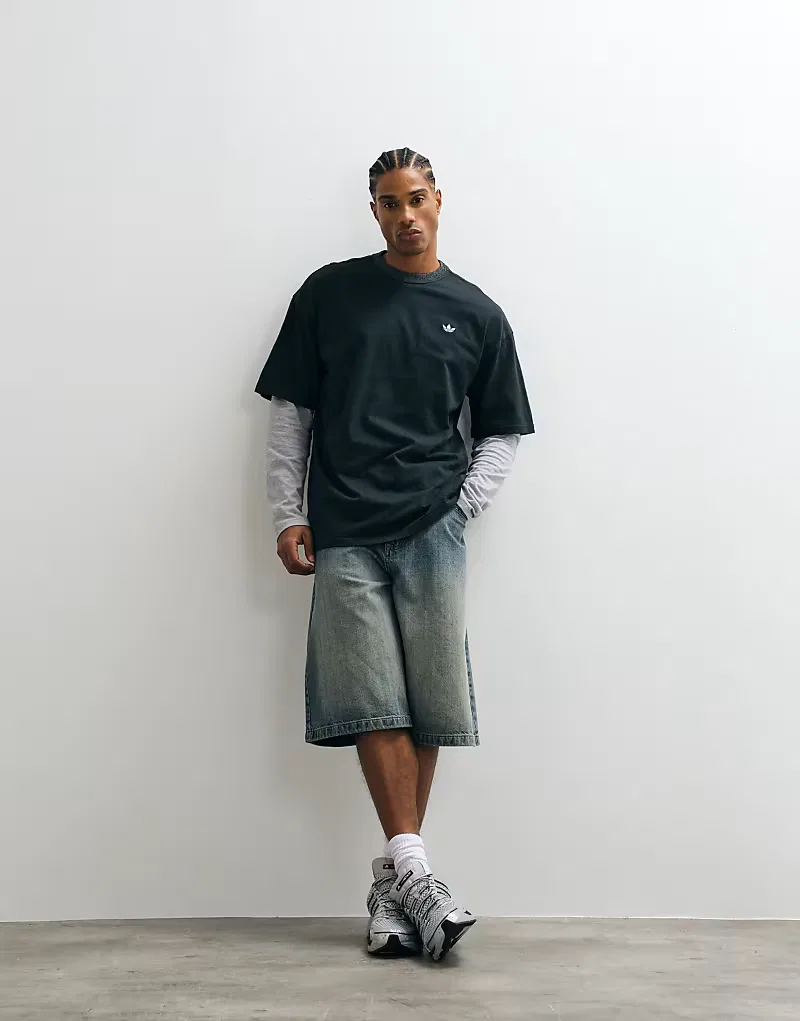 Футболка Adidas Originals Essential оверсайз, черный с эффектом потертости — фото 2