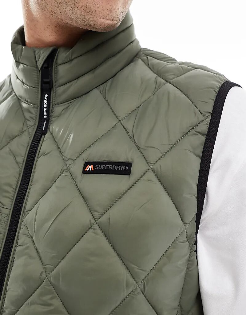 Жилет Fuji Lite от Superdry Diamond quilt в цвете пыльно-оливкового цвета — фото 3