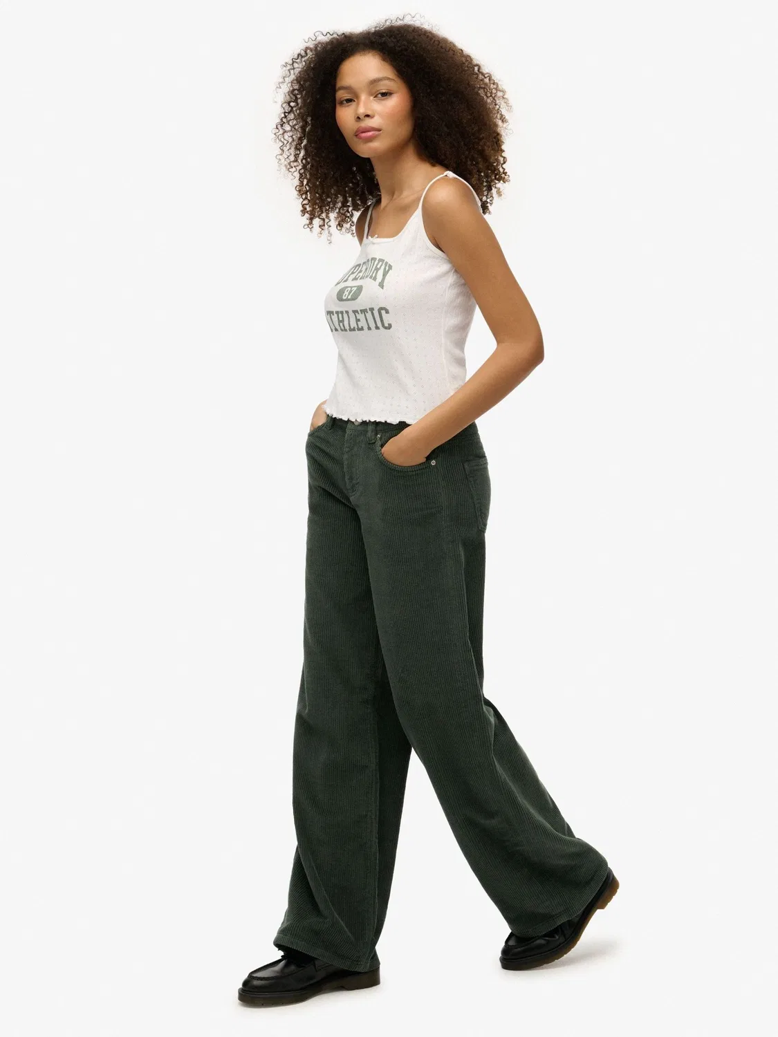 Брюки прямого кроя Superdry Mid Rise Baggy Jumbo Cord, зеленые — фото 2