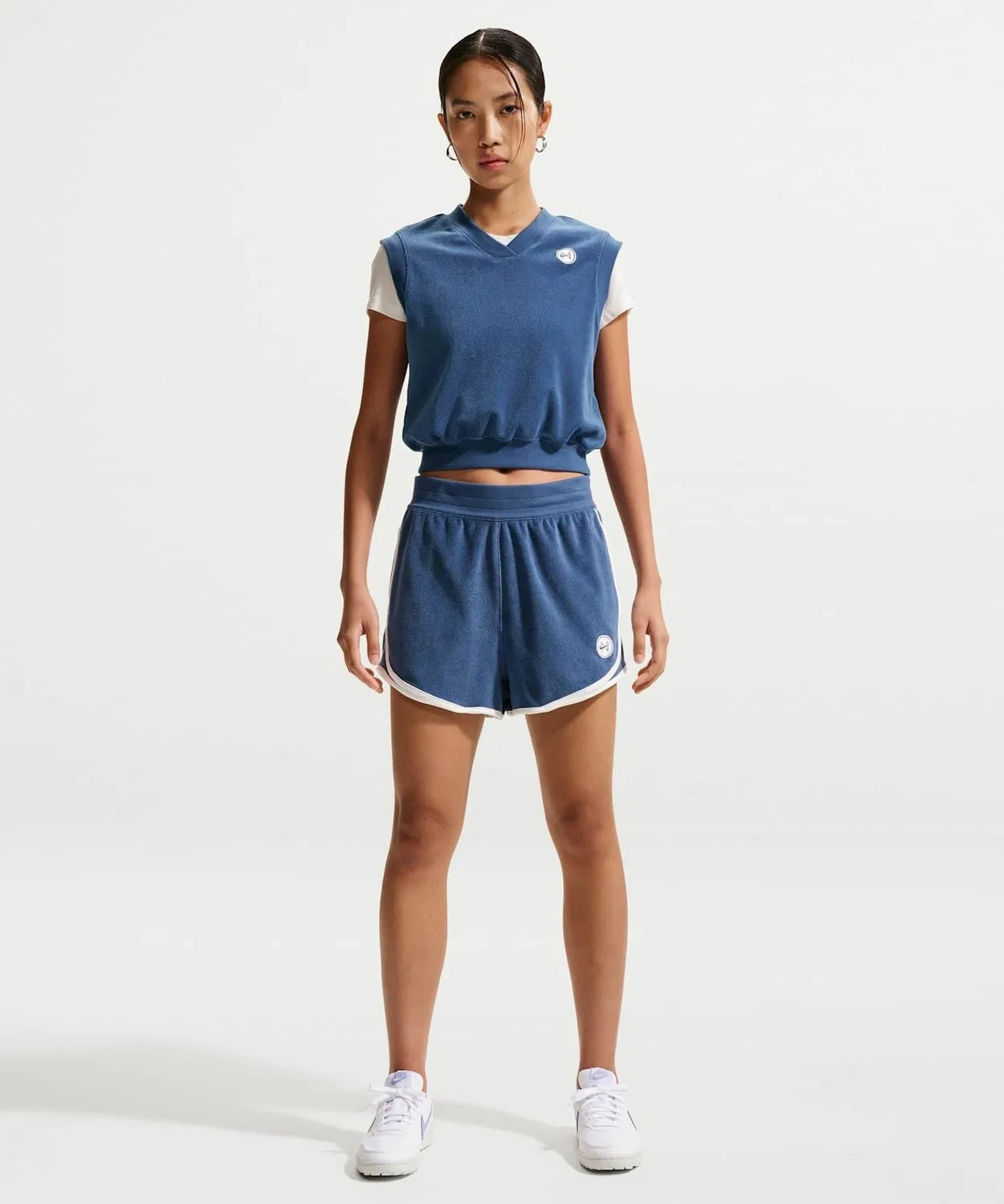 Женские шорты Nike Sportswear Chill Terry Mid-Rise Mystic Navy — фото 3